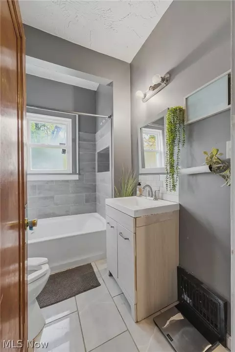 Bath - 2219 3rd St NE, Canton, OH 44704 photo 1 of 2