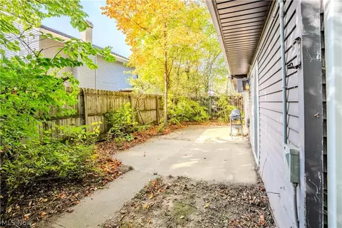 Exterior - 178 Antioch Dr, Elyria, OH 44035 photo 2 of 3