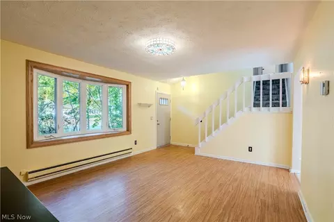 Living - 178 Antioch Dr, Elyria, OH 44035 photo 4 of 10