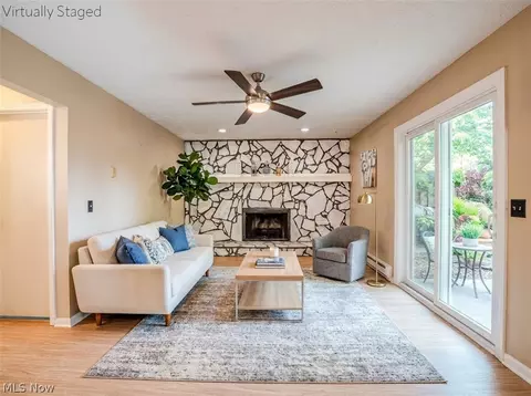 Living - 178 Antioch Dr, Elyria, OH 44035 photo 5 of 10