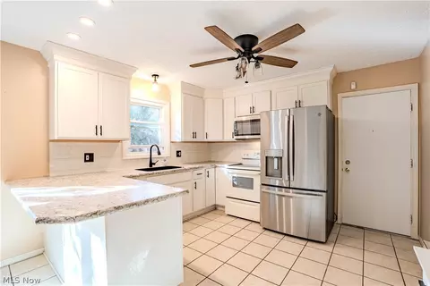Kitchen - 178 Antioch Dr, Elyria, OH 44035 photo 1 of 4
