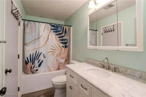 Bath - 178 Antioch Dr, Elyria, OH 44035 photo 2 of 2