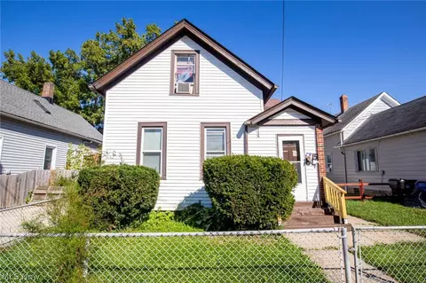 3263 W 50th St, Cleveland, OH 44102