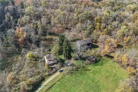 1852 Miller Rd SW, New Philadelphia, OH 44663