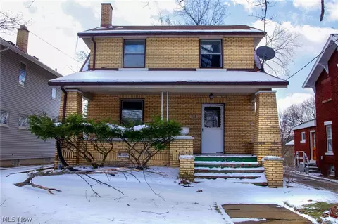 818 25th St NW, Canton, OH 44709
