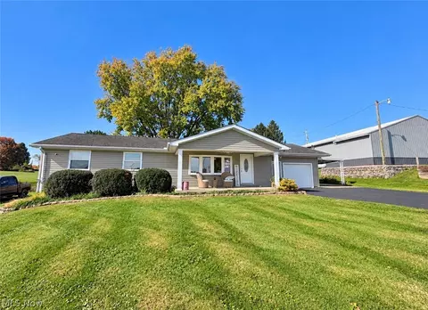 1825 Millers Ln, Zanesville, OH 43701