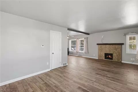 Living - 930 W Comet Rd, Clinton, OH 44216 photo 1 of 3