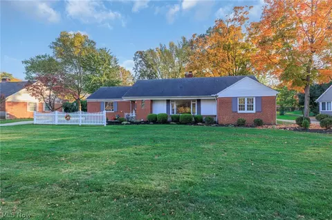 23237 S Melrose Dr, Westlake, OH 44145