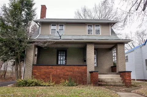 725 22nd St NW, Canton, OH 44709