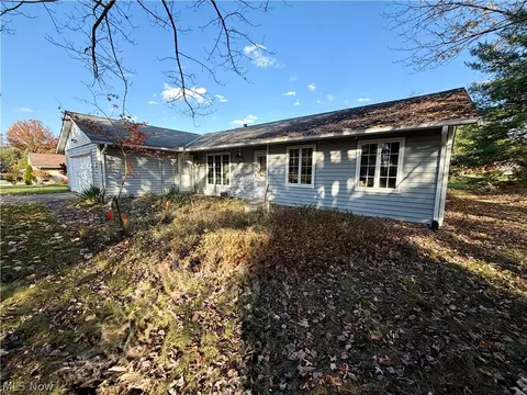 18007 Prospect Rd, Strongsville, OH 44149