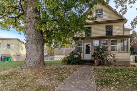 49 Lindbergh Ave, Barberton, OH 44203