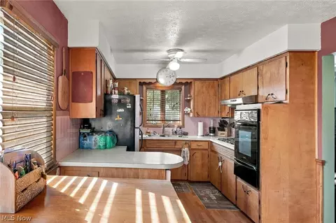 Kitchen - 359 Stephens Rd, Akron, OH 44312 photo 3 of 3