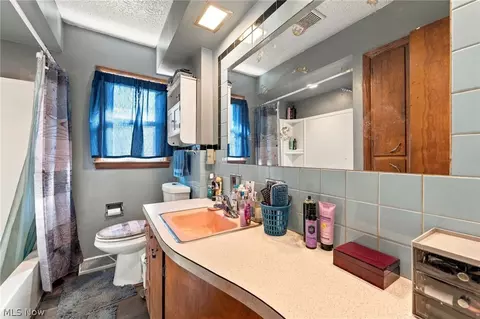 Bath - 359 Stephens Rd, Akron, OH 44312 photo 1 of 1