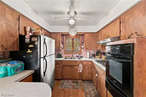 Kitchen - 359 Stephens Rd, Akron, OH 44312 photo 1 of 3