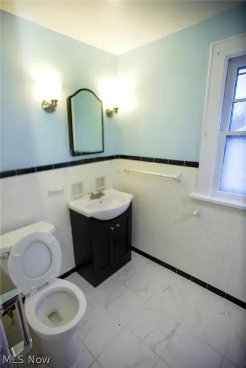 Bath - 244 Harter Ave NW, Canton, OH 44708 photo 2 of 3