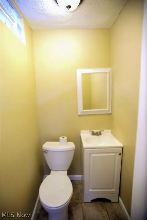 Bath - 244 Harter Ave NW, Canton, OH 44708 photo 1 of 3