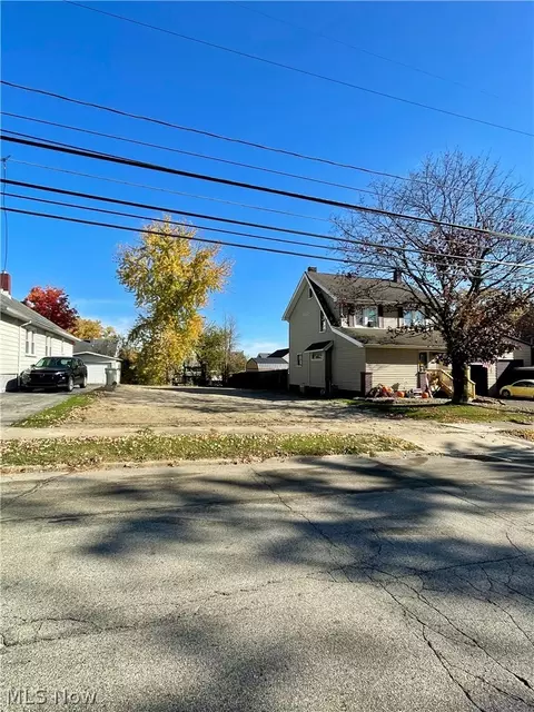 139 N Hazelwood Ave, Youngstown, OH 44509