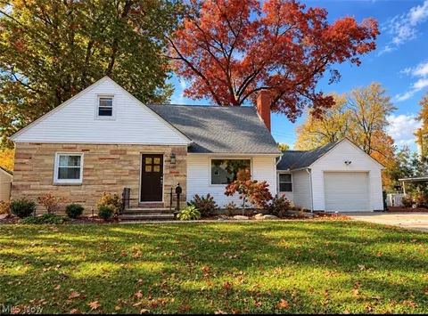 2440 18th St, Cuyahoga Falls, OH 44223