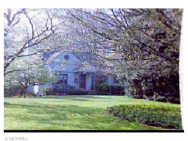3616 Everett Dr, Barberton, OH 44203 photo 1