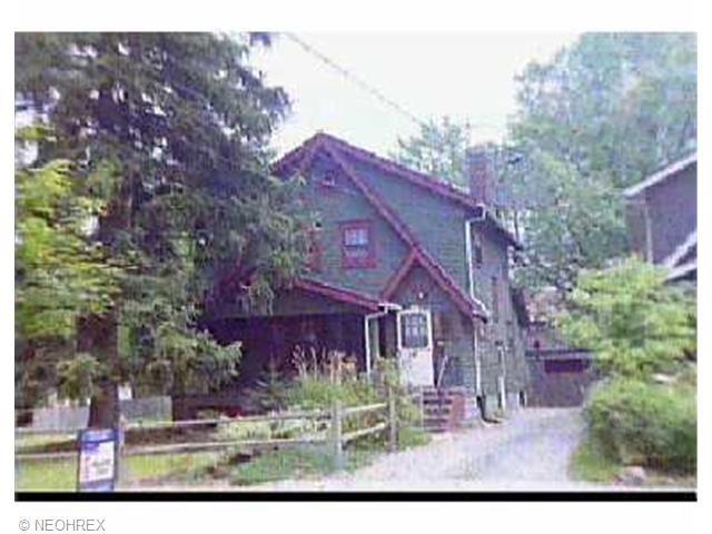 985 Dover Ave, Akron, OH 44320 photo 1