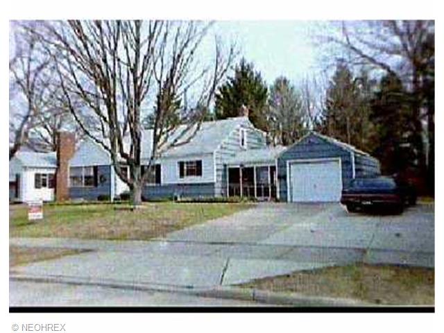 165 Sheldon Dr, Akron, OH 44313 photo 1