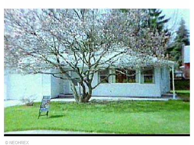 100 Wallhaven Dr, Akron, OH 44313 photo 1