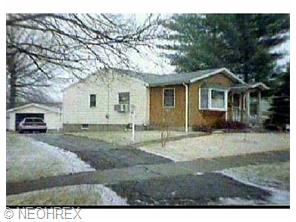 795 Mohawk Ave, Akron, OH 44305 photo 2