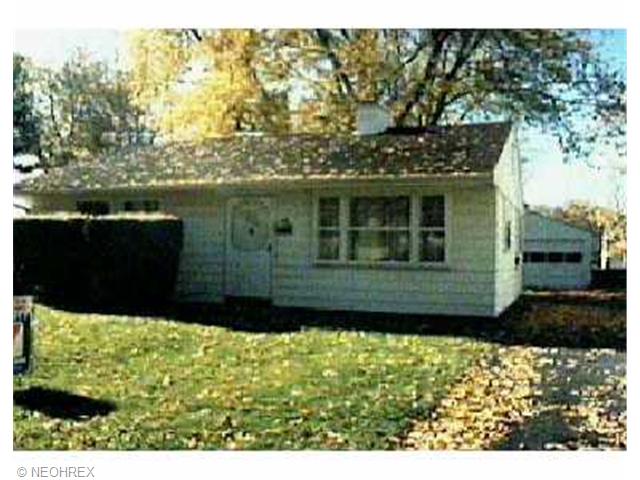 930 Kickapoo Ave, Akron, OH 44305 photo 1
