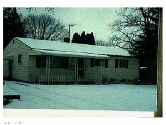 1096 Terrell Dr, Akron, OH 44313 photo 1
