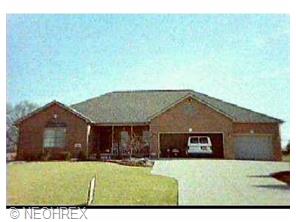 6878 Red Deer Cir, Canton, OH 44708 photo 1