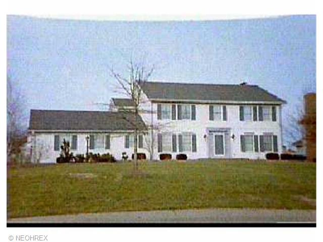 3439 Briton Cir, Canton, OH 44708 photo 1
