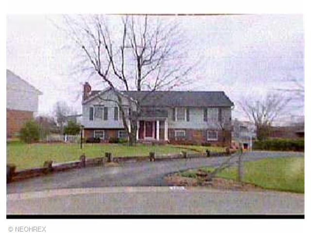6690 Groton St, Canton, OH 44708 photo 1