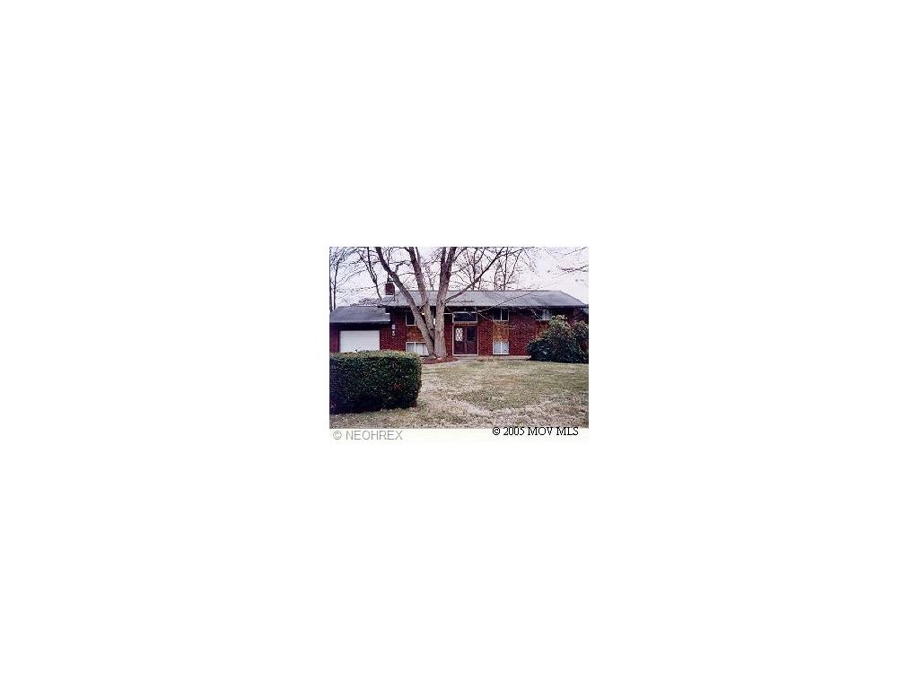 803 4th St, Belpre, OH 45714 photo 1