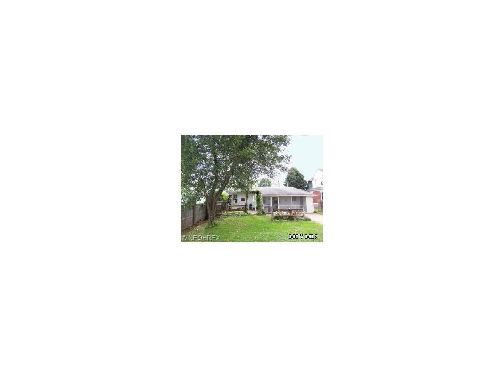 413 Poplar St, Williamstown, WV 26187 photo 2