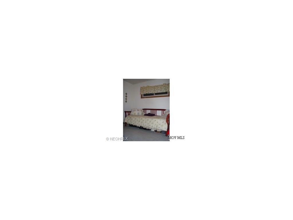 116 E 5th St, Williamstown, WV 26187 photo 6