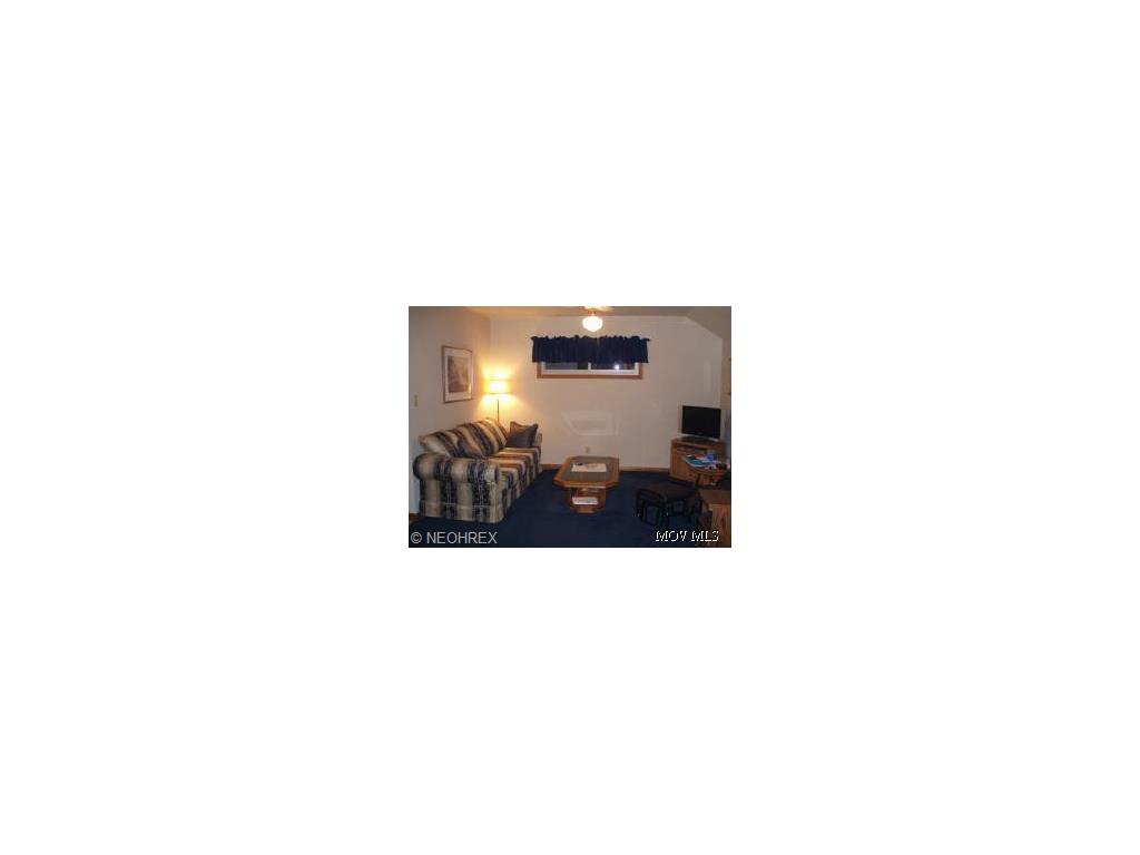 116 E 5th St, Williamstown, WV 26187 photo 2