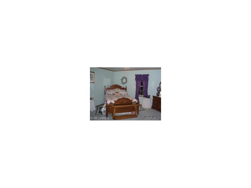 116 E 5th St, Williamstown, WV 26187 photo 4