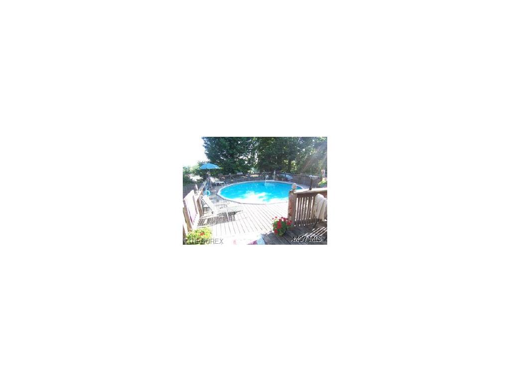 125 E 9th St, Williamstown, WV 26187 photo 9