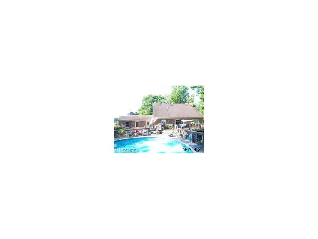 125 E 9th St, Williamstown, WV 26187 photo 10