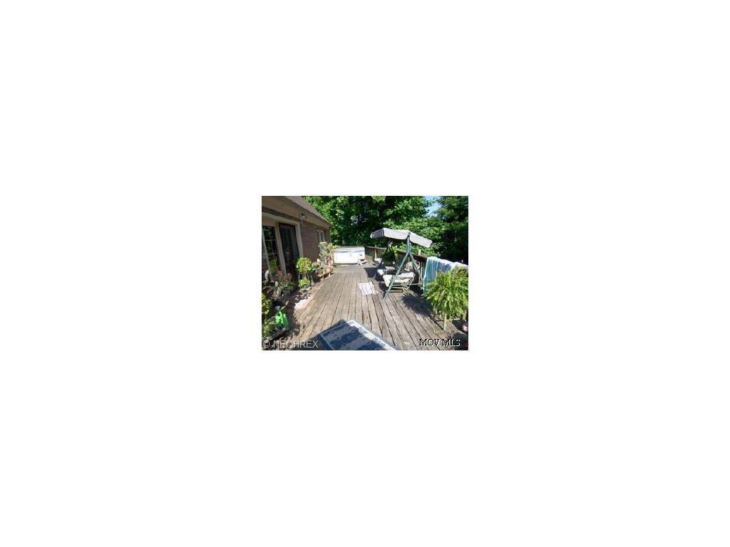 125 E 9th St, Williamstown, WV 26187 photo 8