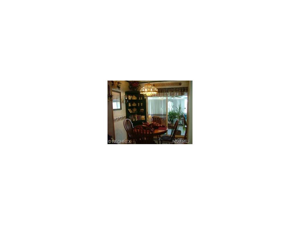 941 Pine St, Belpre, OH 45714 photo 3