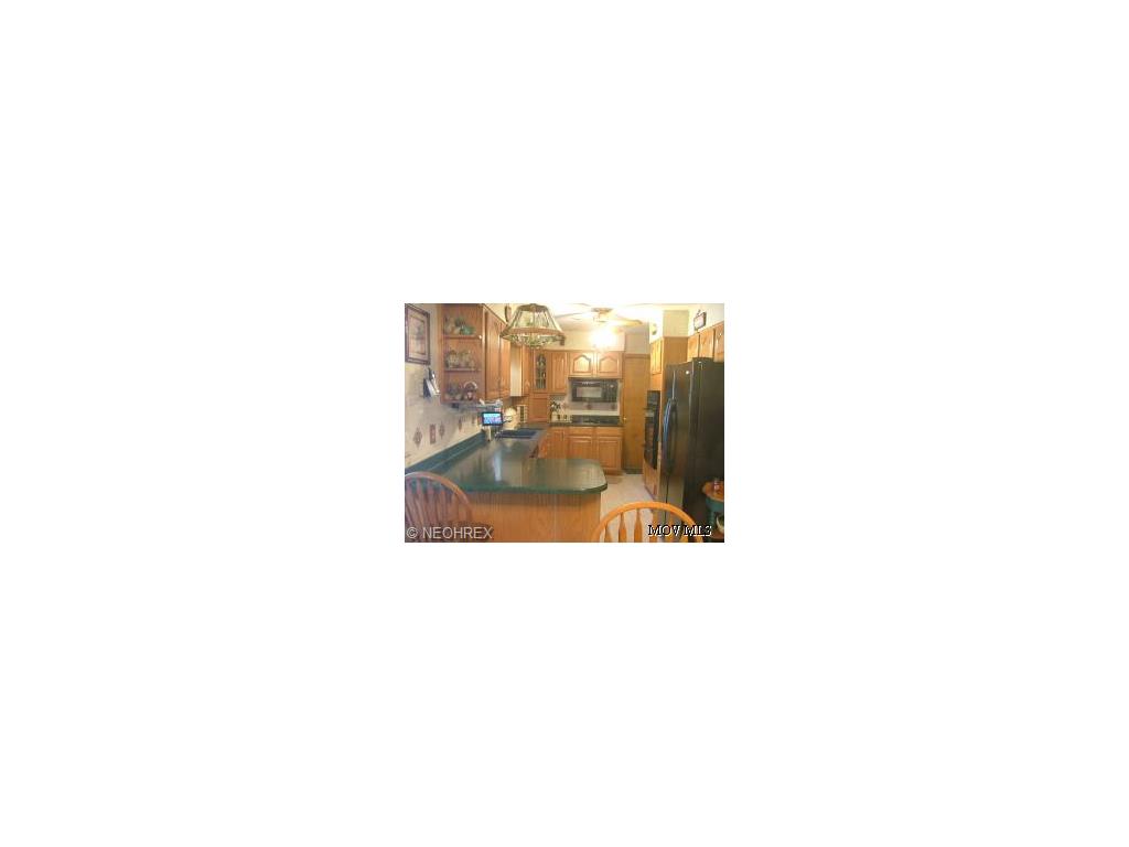 941 Pine St, Belpre, OH 45714 photo 4