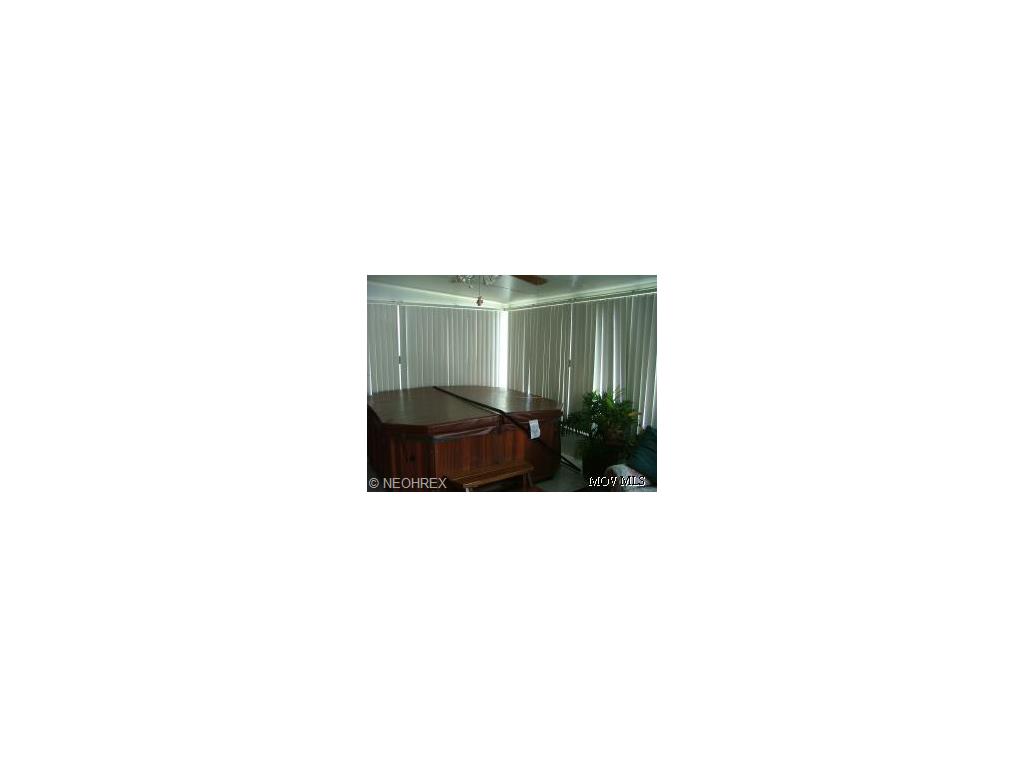 941 Pine St, Belpre, OH 45714 photo 7