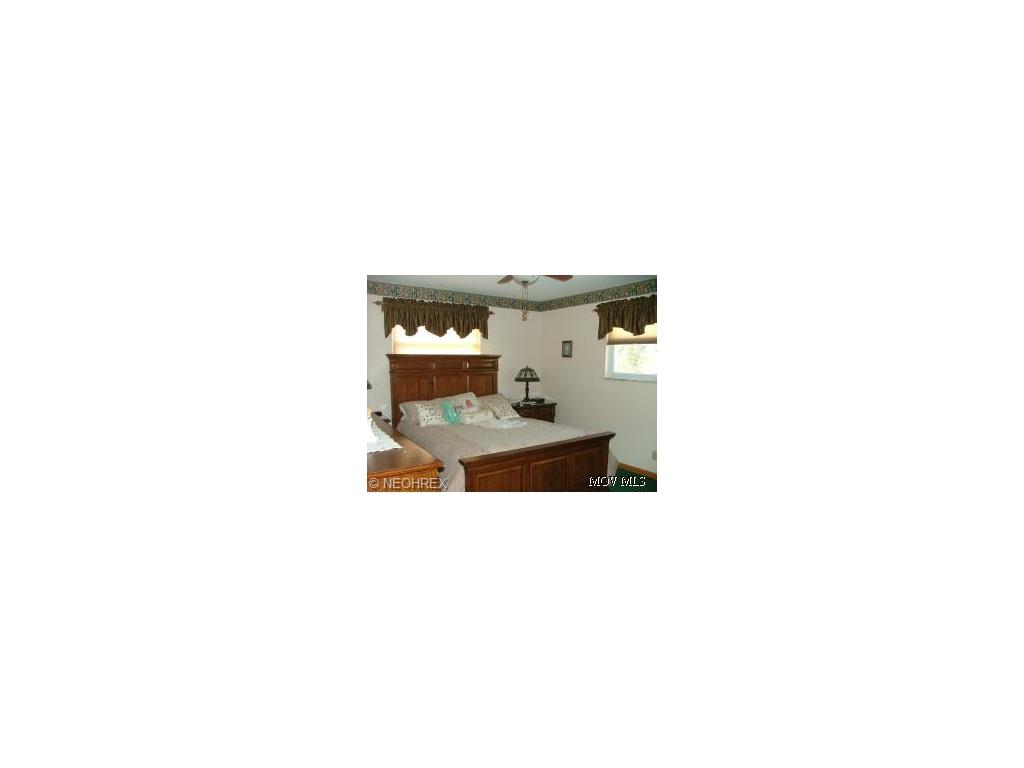 941 Pine St, Belpre, OH 45714 photo 6