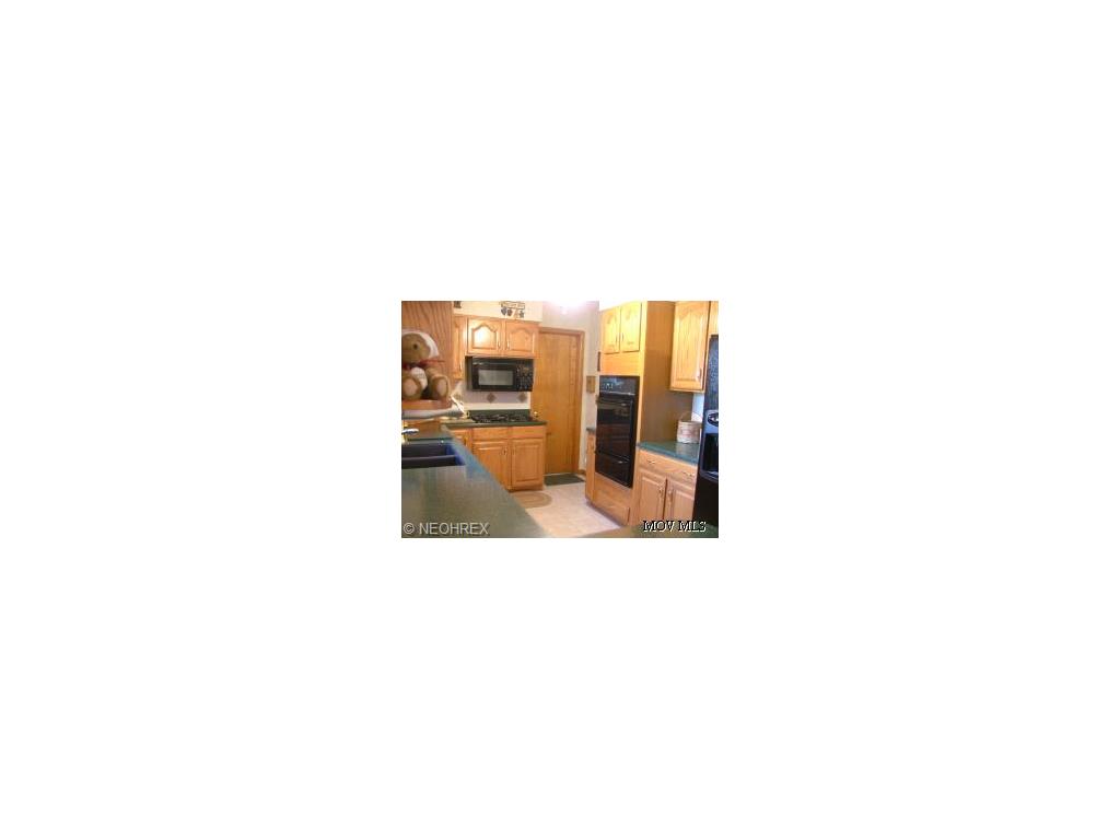 941 Pine St, Belpre, OH 45714 photo 5