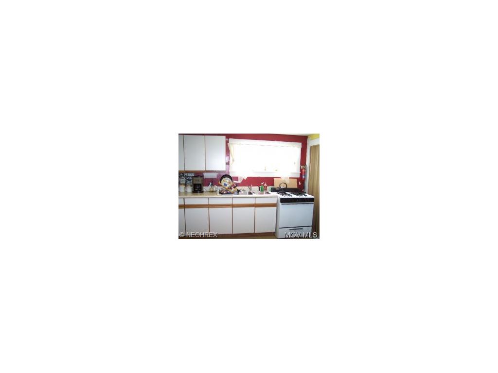 102 Claude St, Spencer, WV 25276 photo 4