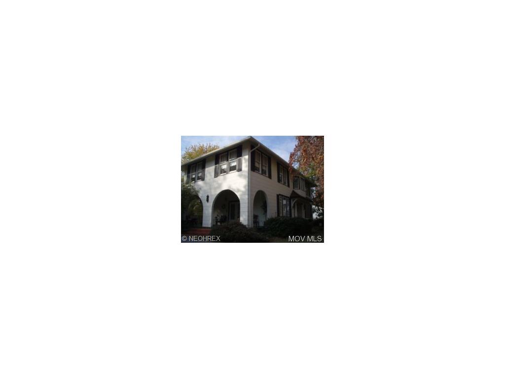 576 E 4th St, Williamstown, WV 26187 photo 2