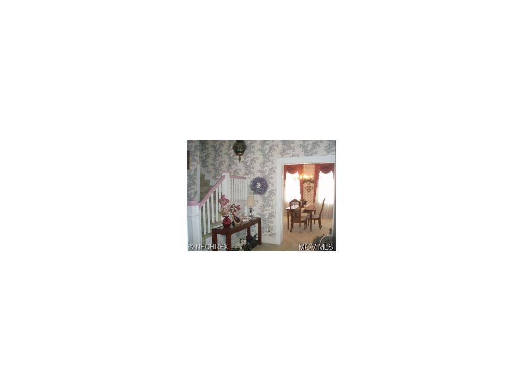576 E 4th St, Williamstown, WV 26187 photo 11
