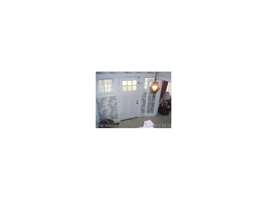 576 E 4th St, Williamstown, WV 26187 photo 10