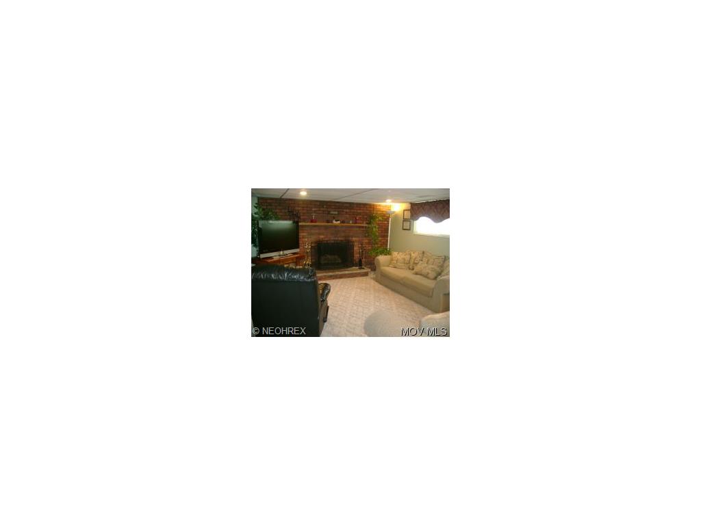 716 Third St, Belpre, OH 45714 photo 6